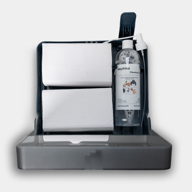 Magnetic eyewear cleaning station